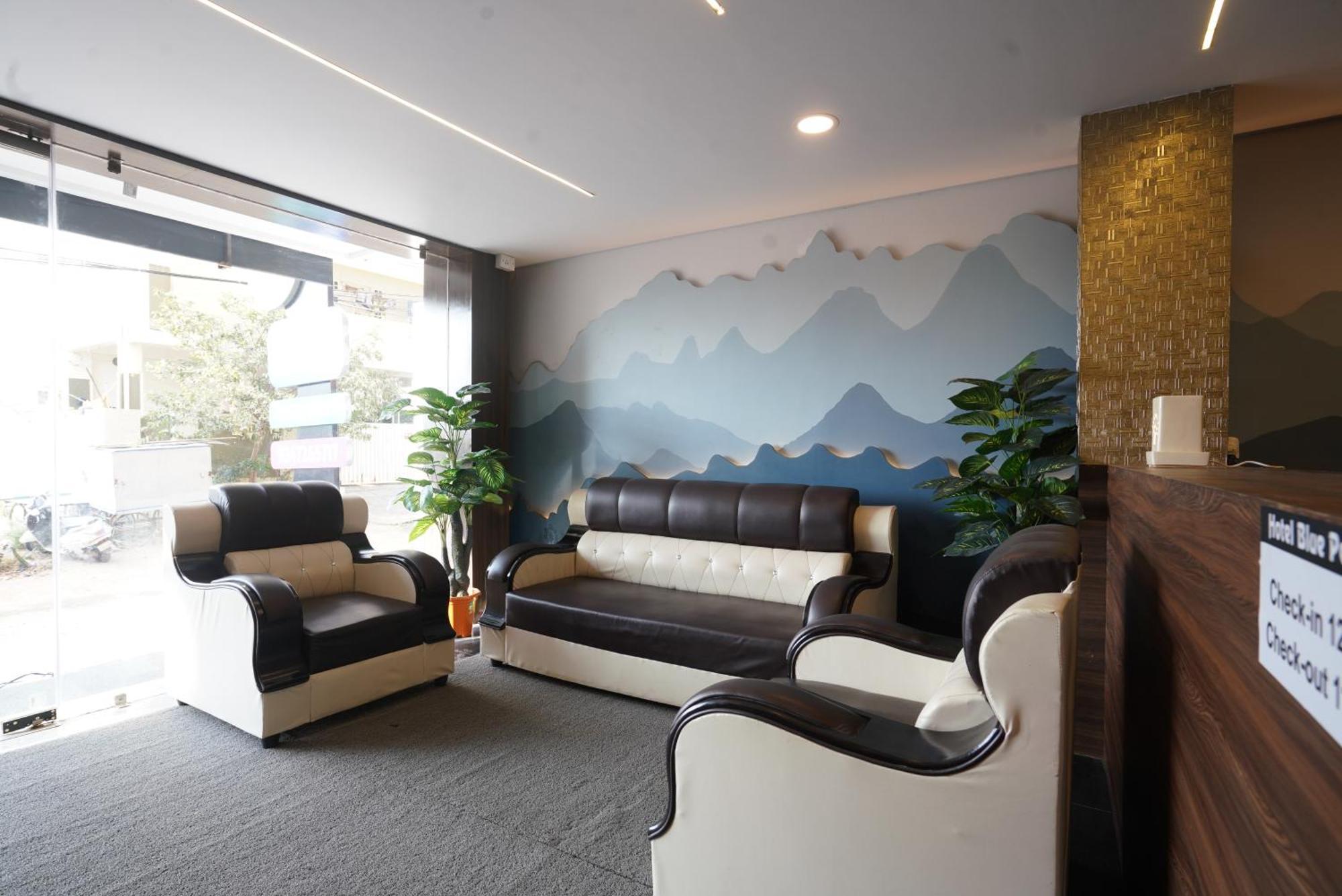 Hotel Blue Petals Shamshabad Zewnętrze zdjęcie